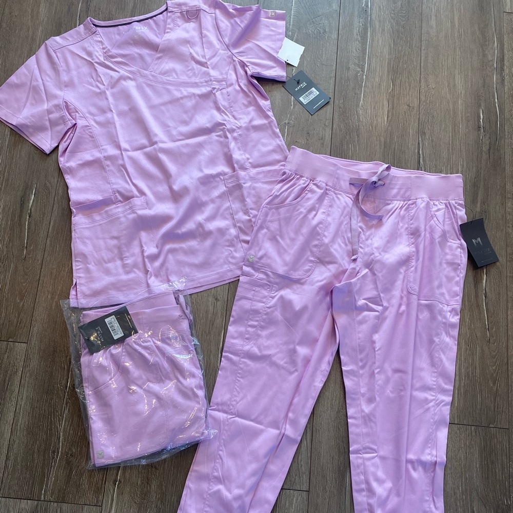 MATRIX Maeve scrubs size medium color Orchid